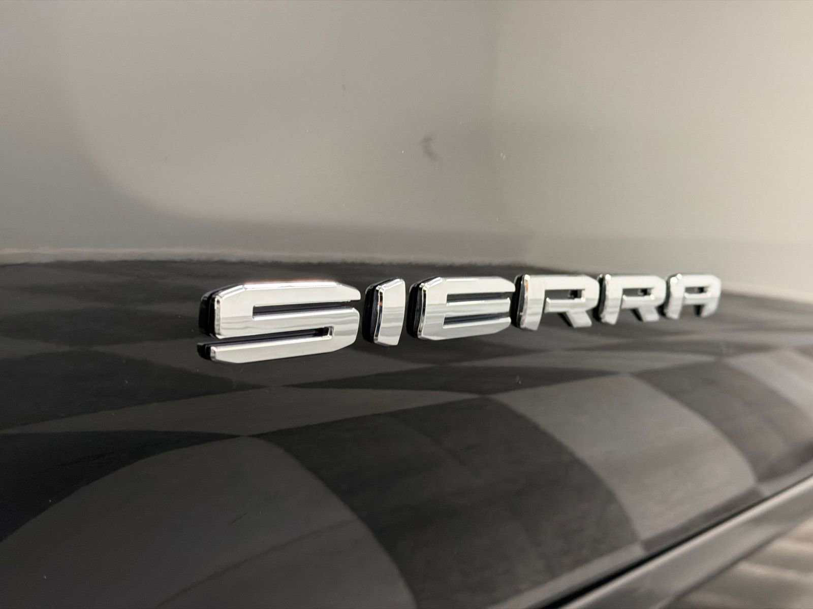 Used 2025 GMC Sierra 1500 SLT image 15