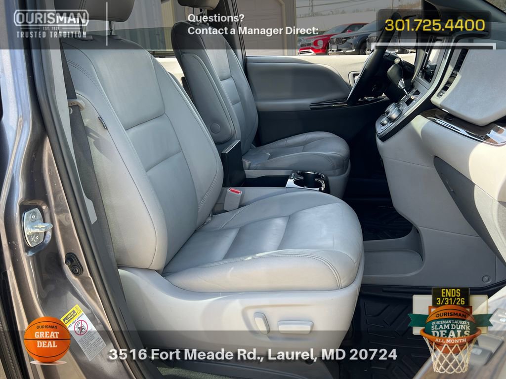 Used 2015 Toyota Sienna XLE w/ XLE Navigation Package image 22