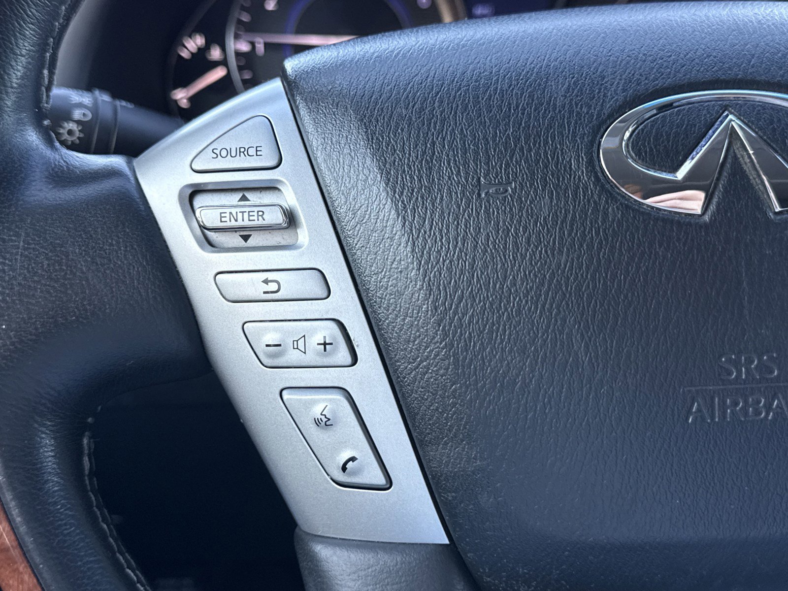 Used 2017 INFINITI QX80 4WD w/ Deluxe Technology Package image 26