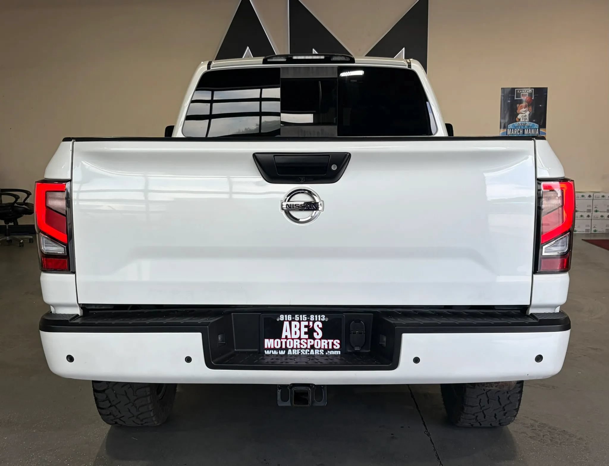 Used 2020 Nissan Titan SL w/ Moonroof Package AWD/4WD image 5