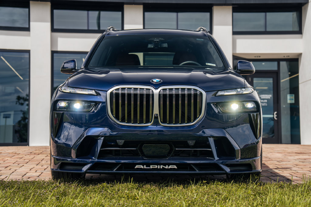 Used 2024 BMW ALPINA XB7 AWD/4WD image 8