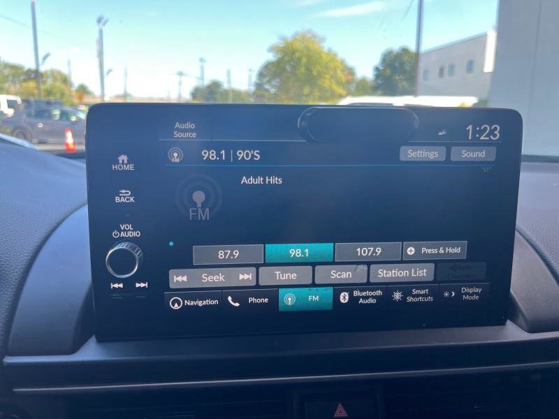 Used 2024 Honda Pilot Touring image 17