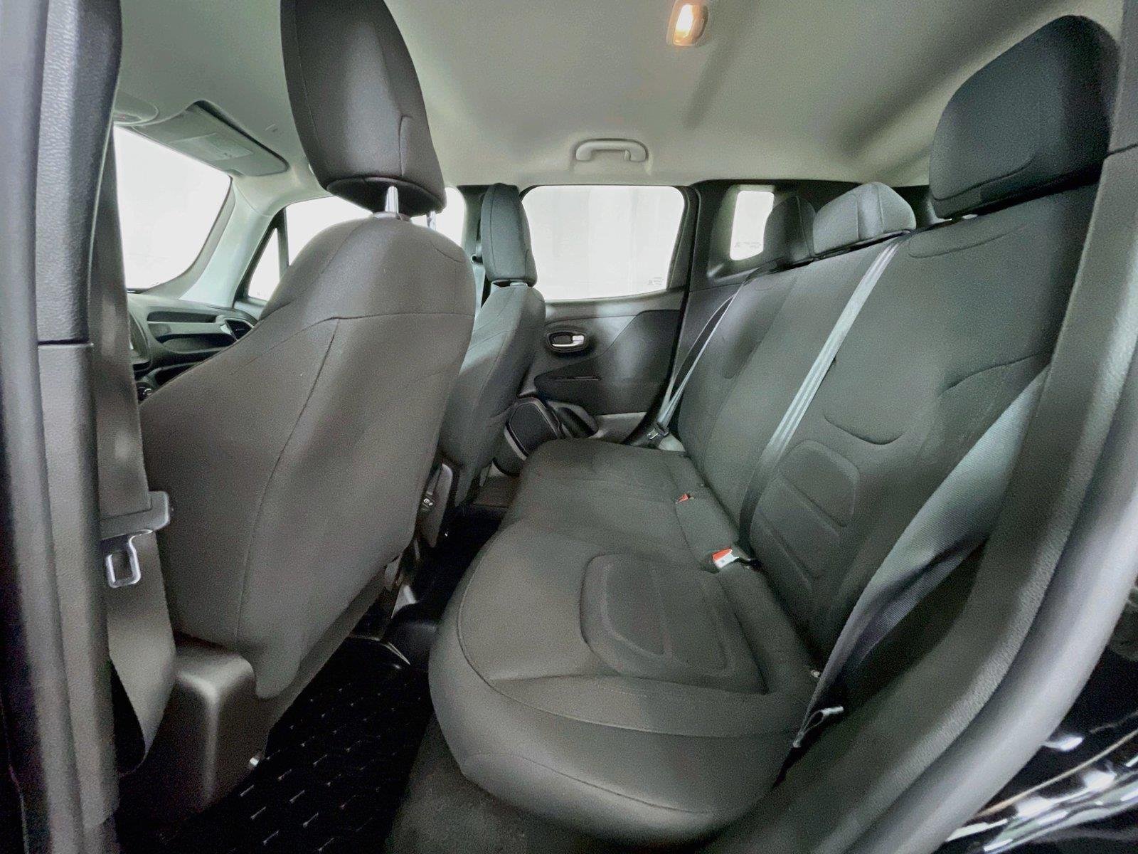 Used 2020 Jeep Renegade Latitude w/ Cold Weather Group AWD/4WD image 26