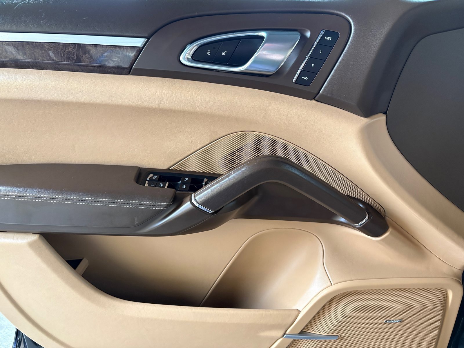 Used 2016 Porsche Cayenne GTS image 18