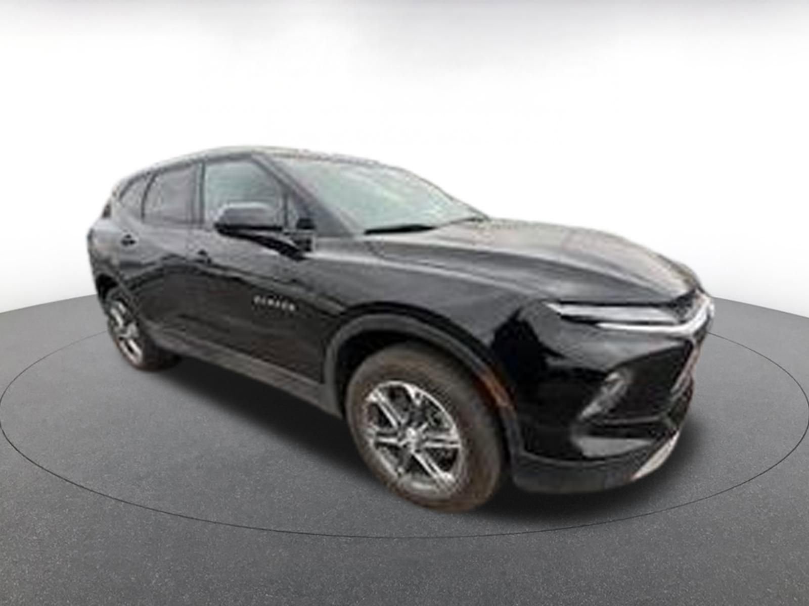 Used 2025 Chevrolet Blazer LT image 1