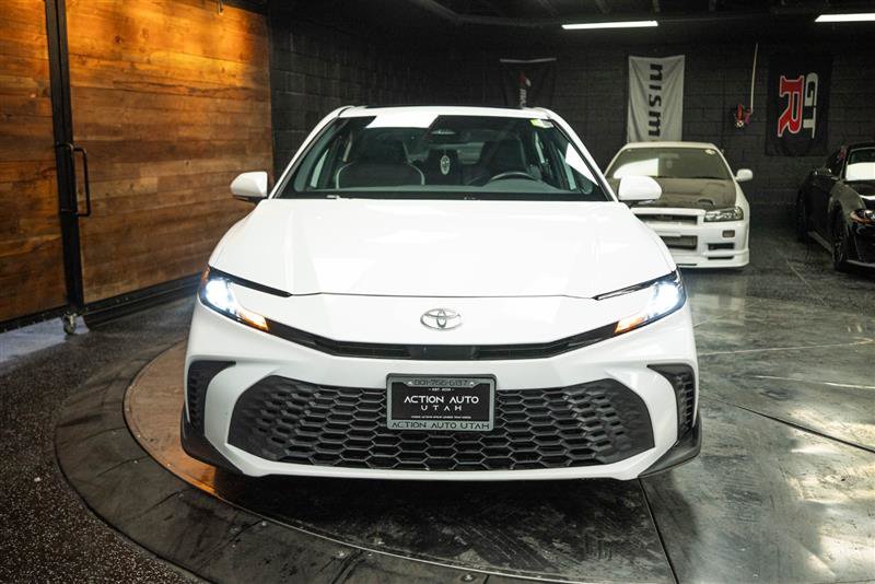 Used 2025 Toyota Camry SE w/ Multimedia Upgrade Package FWD image 4