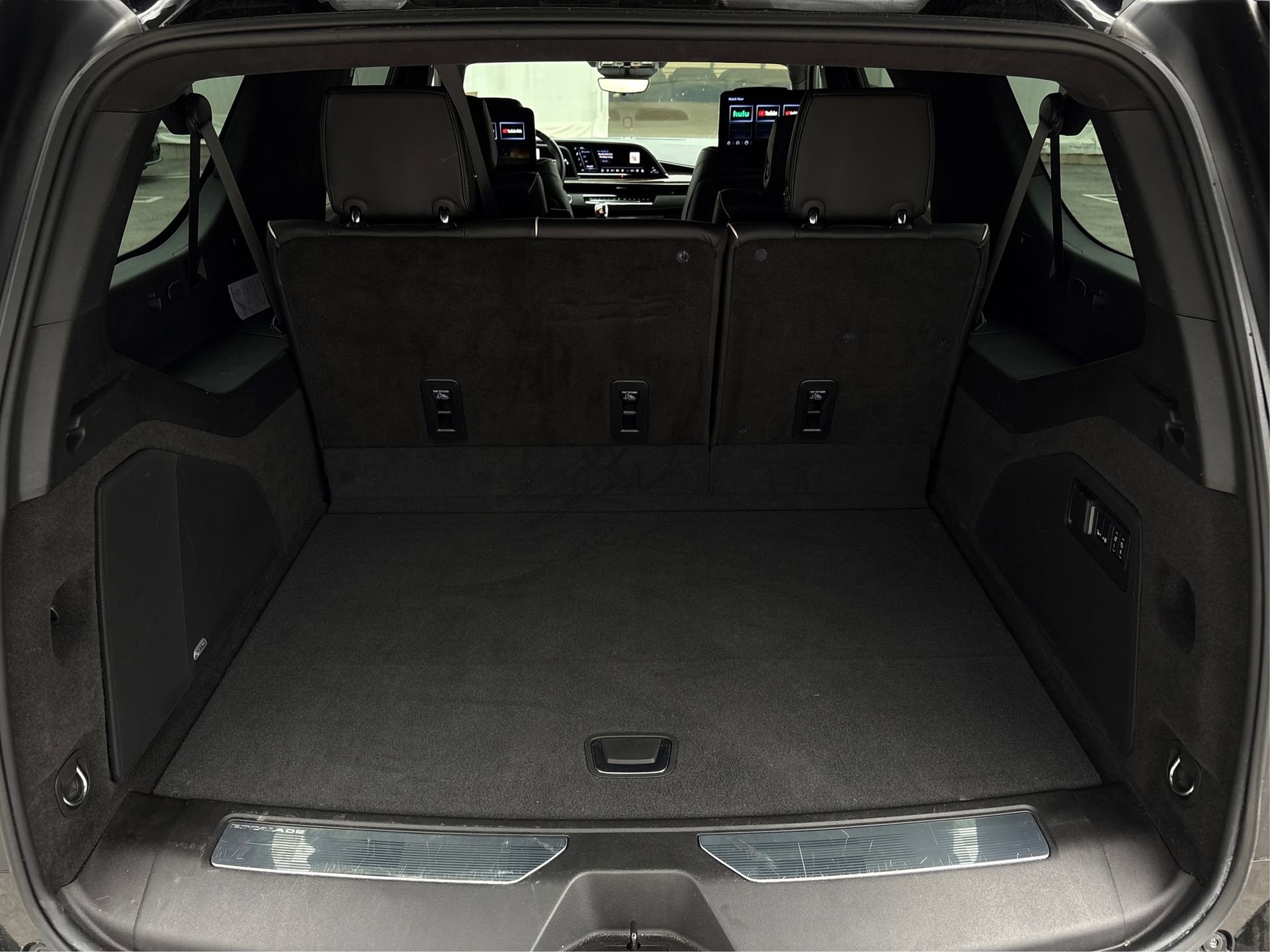 Certified 2024 Cadillac Escalade ESV Premium Luxury Platinum image 11