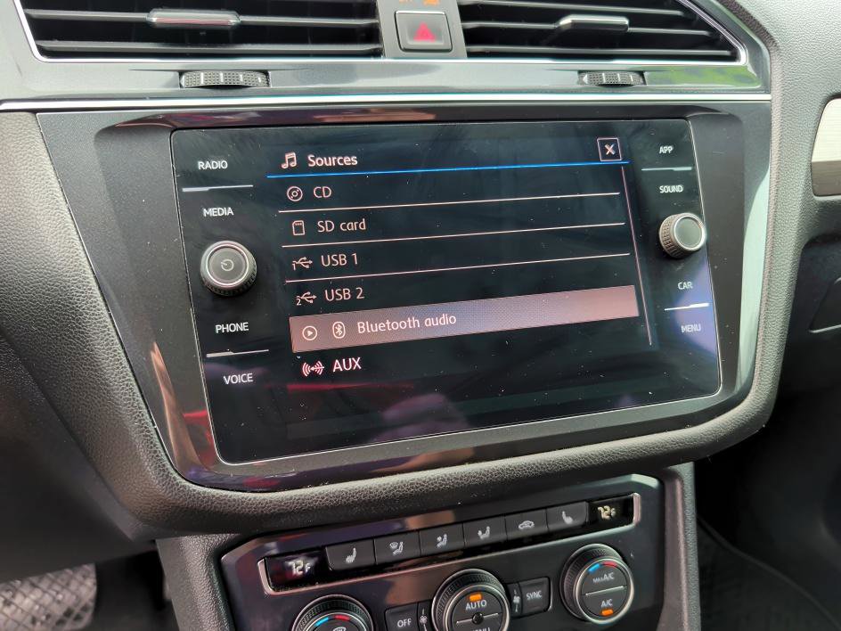 Used 2018 Volkswagen Tiguan SE image 24