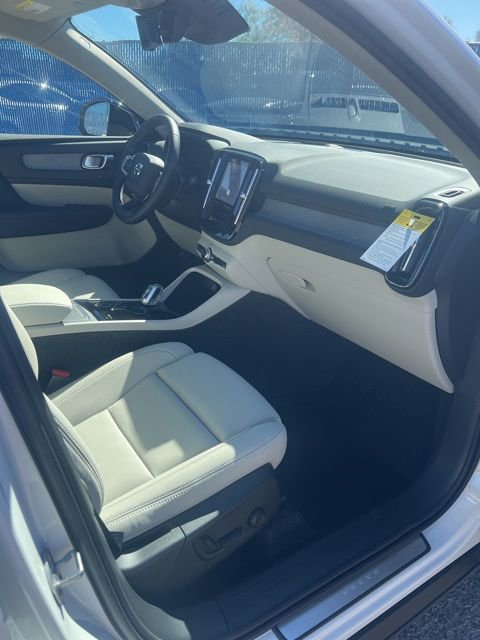 New 2026 Volvo XC40 B5 Plus w/ Protection Package Premier AWD/4WD image 26