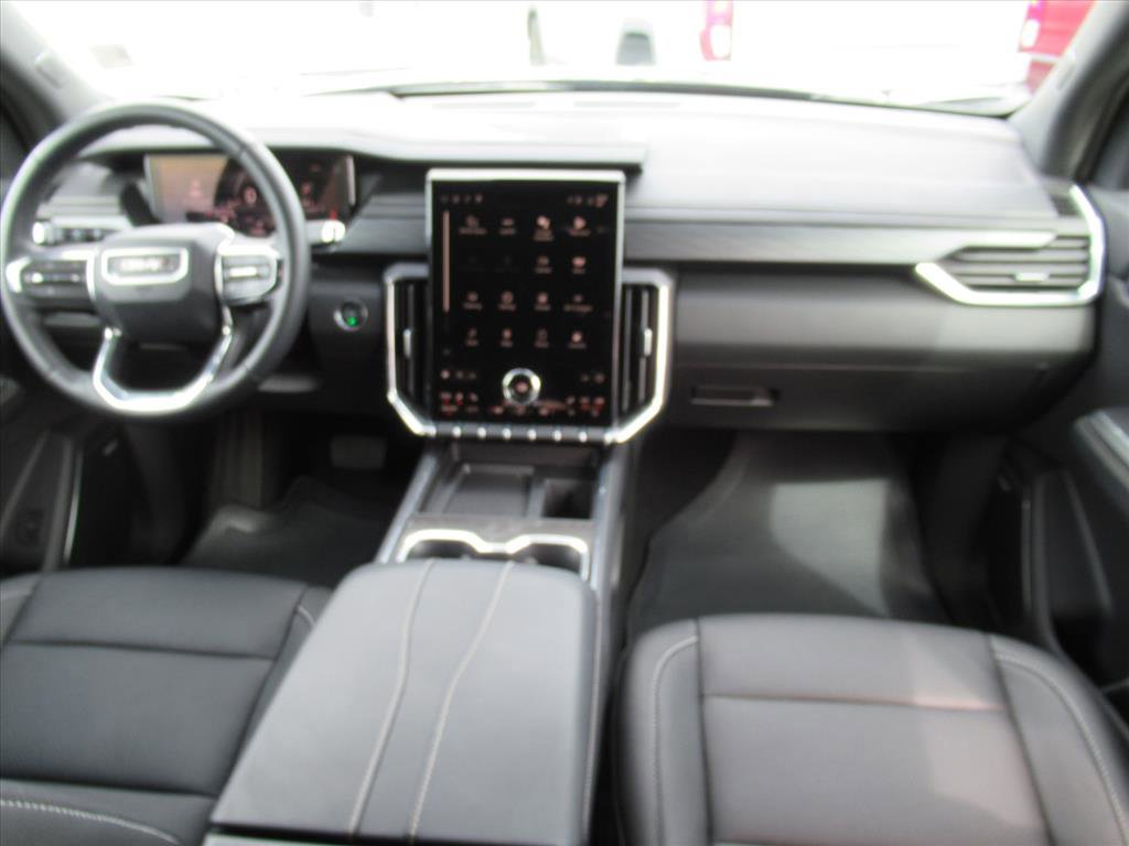 Used 2025 GMC Acadia Elevation image 12