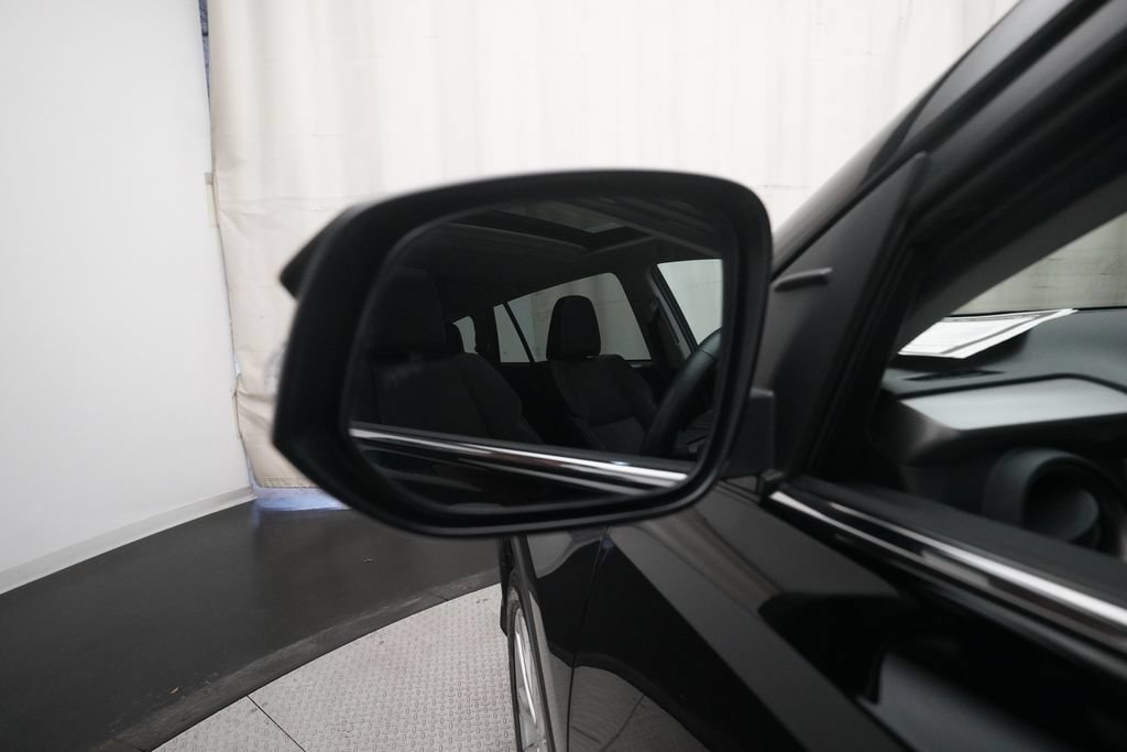Used 2018 Toyota RAV4 Limited w/ Advanced Technology Package AWD/4WD image 25