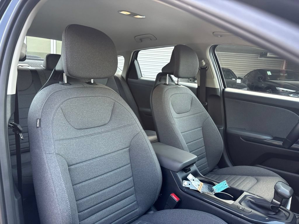 Used 2025 Kia K4 EX FWD image 16