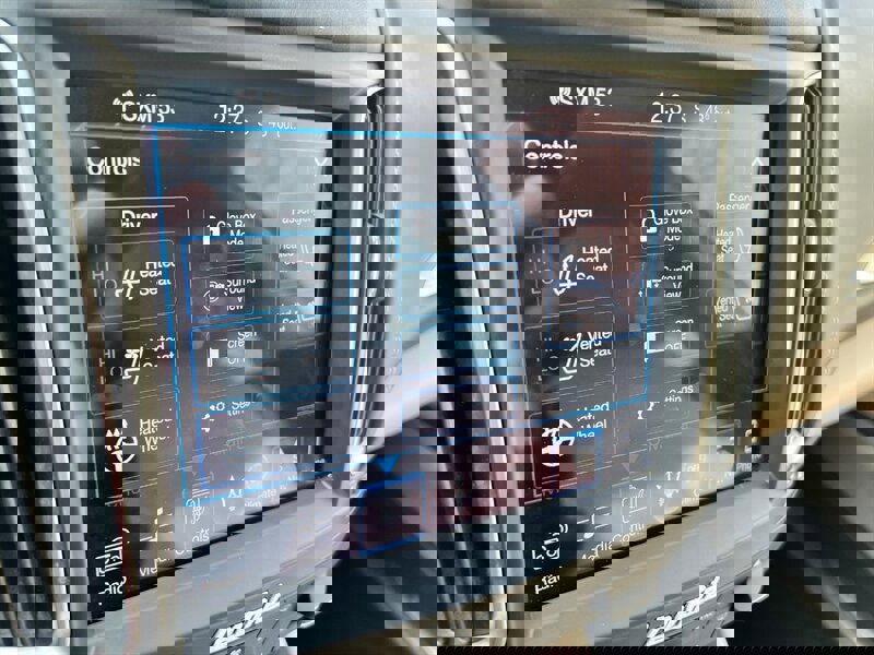 Used 2017 Maserati Levante w/ Luxury Package image 40