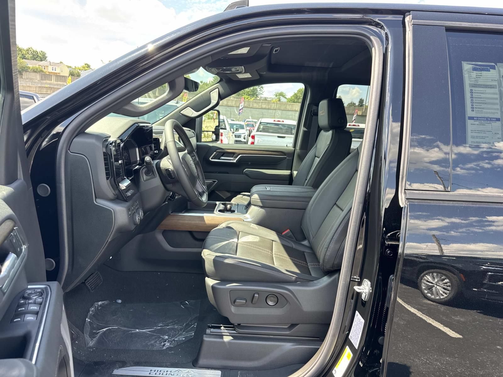 New 2026 Chevrolet Silverado 2500 High Country w/ High Country Premium Package AWD/4WD image 17