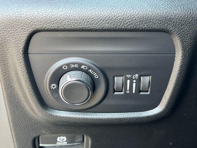 Used 2024 Jeep Grand Cherokee Altitude image 18