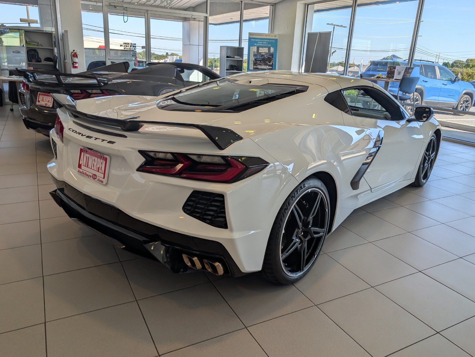 Used 2020 Chevrolet Corvette Stingray Preferred Cpe w/ 2LT Preferred Equipment Group RWD image 3