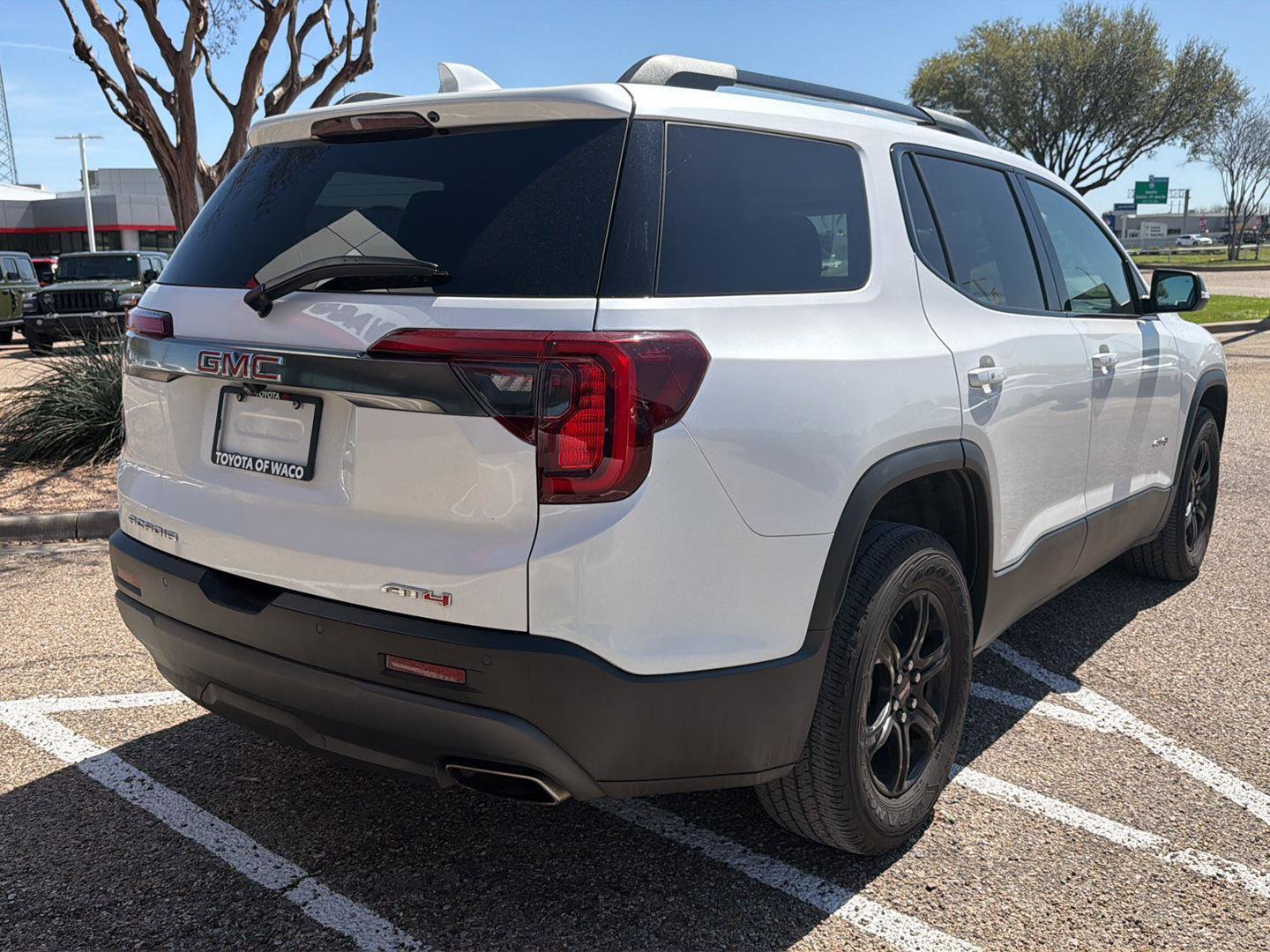 Used 2022 GMC Acadia AT4 w/ Preferred Package image 3