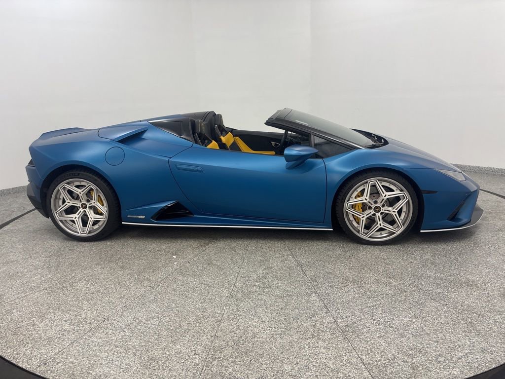 Used 2020 Lamborghini Huracan EVO image 17