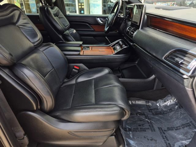 Used 2018 Lincoln Navigator Select w/ Technology Package image 12
