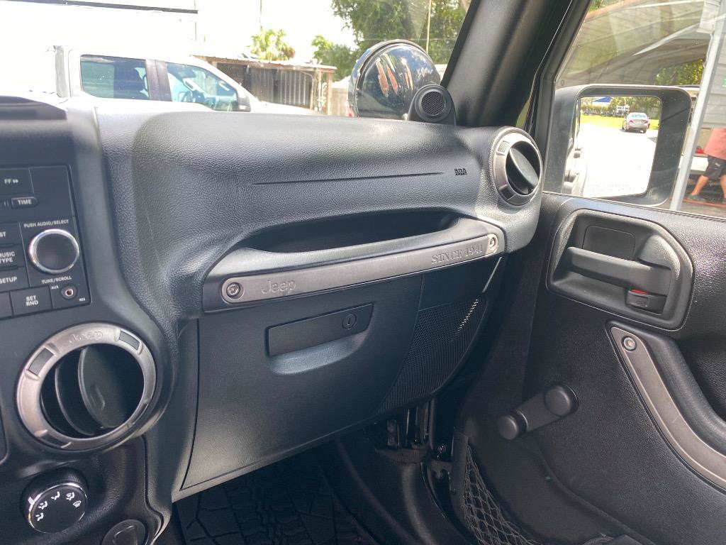 Used 2011 Jeep Wrangler Unlimited Sport AWD/4WD image 29