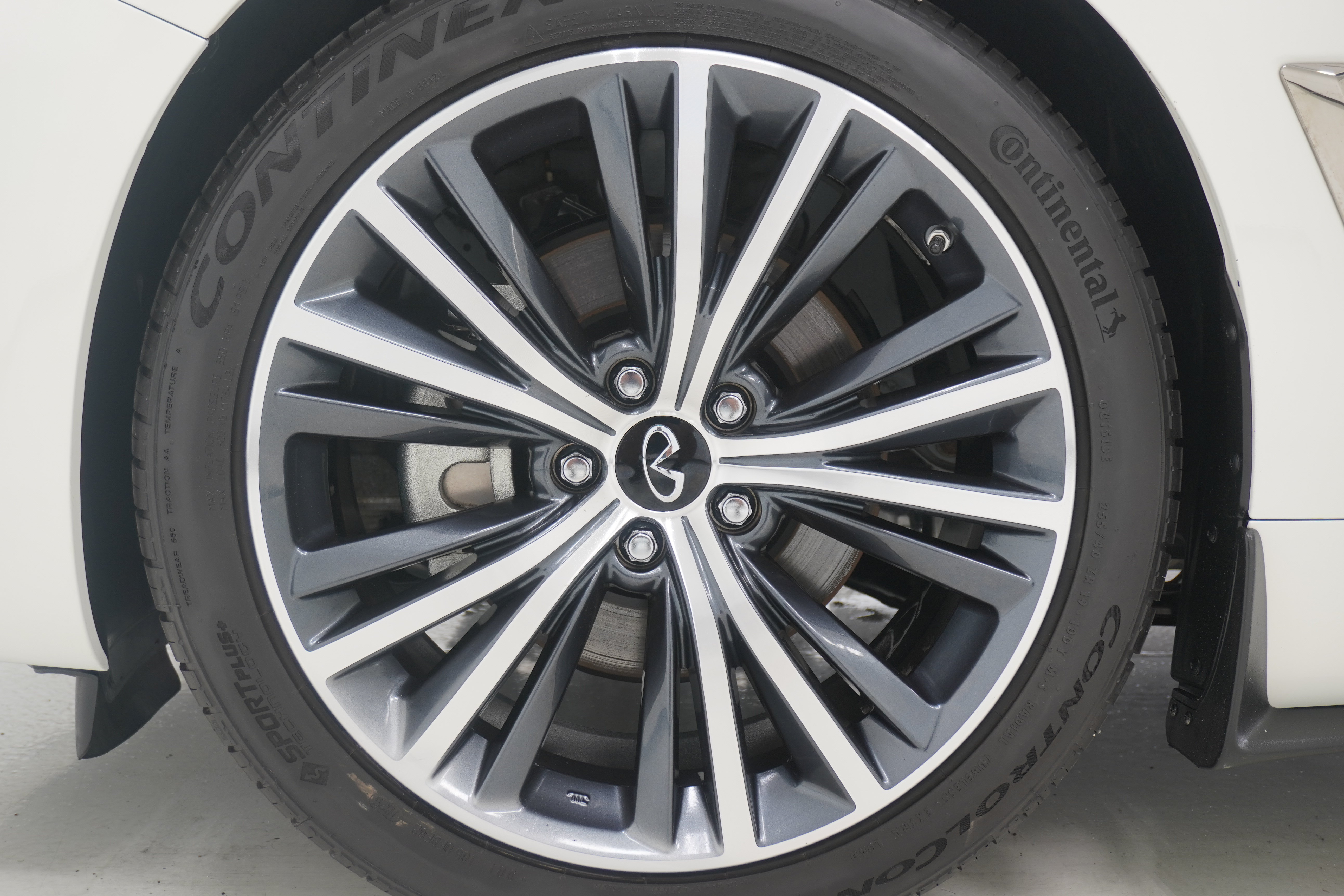 Used 2021 INFINITI Q60 3.0t Luxe w/ Cargo Package AWD/4WD image 31