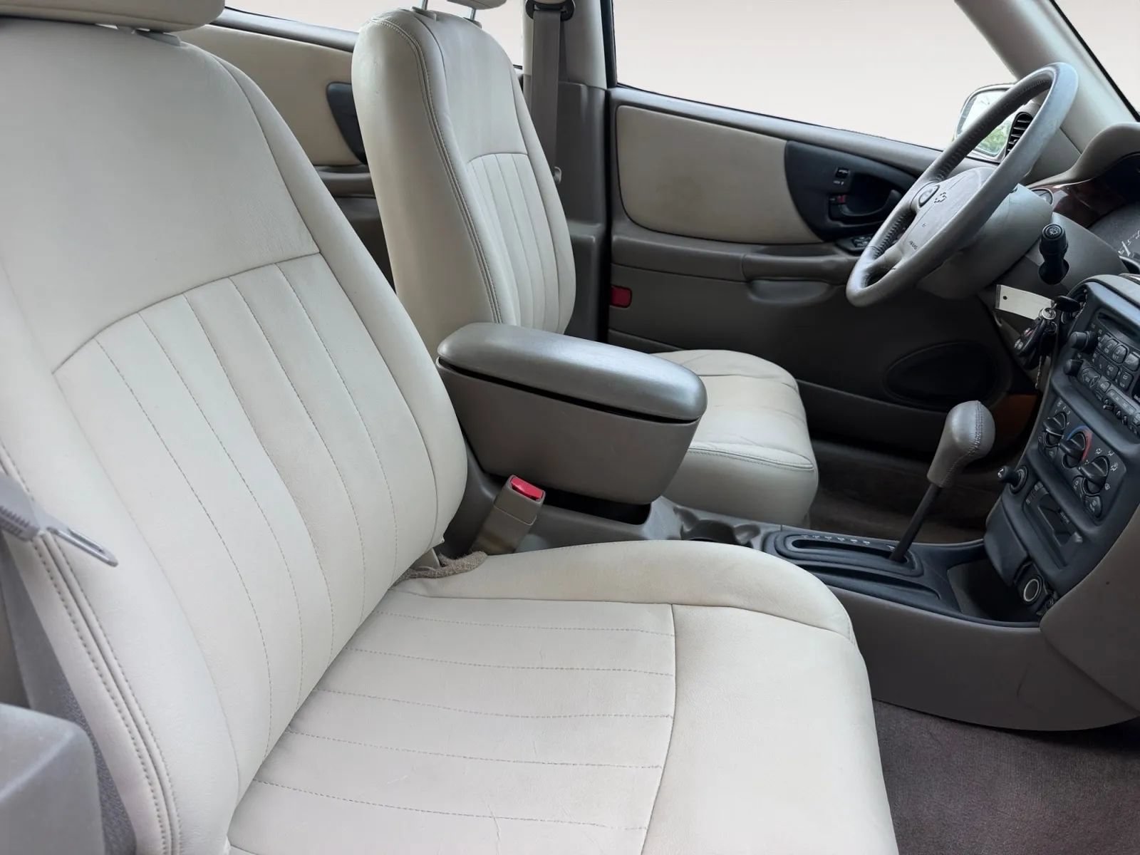 Used 2000 Chevrolet Malibu LS w/ Preferred Equipment Group 1 FWD image 7