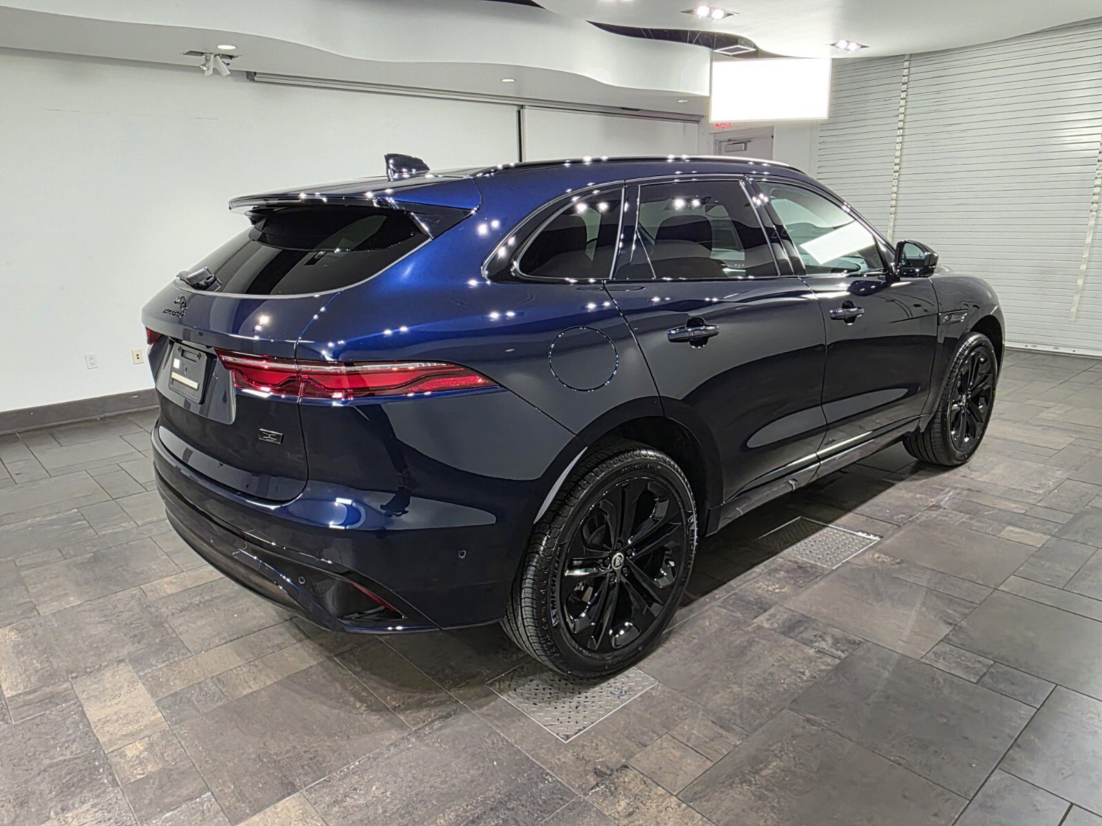 New 2026 Jaguar F-PACE R-Dynamic S image 27
