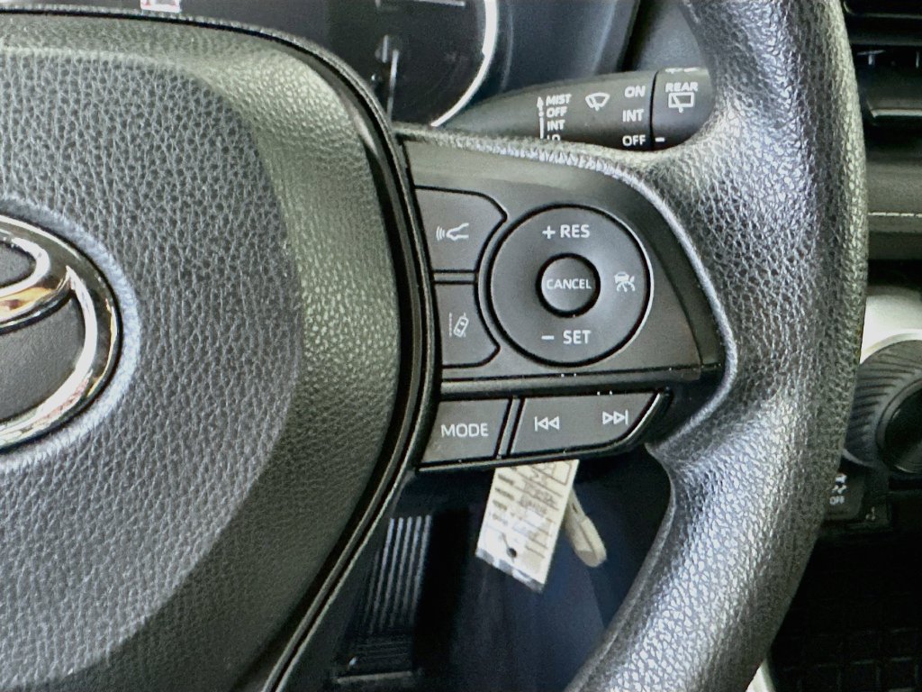Used 2025 Toyota RAV4 LE AWD/4WD image 23
