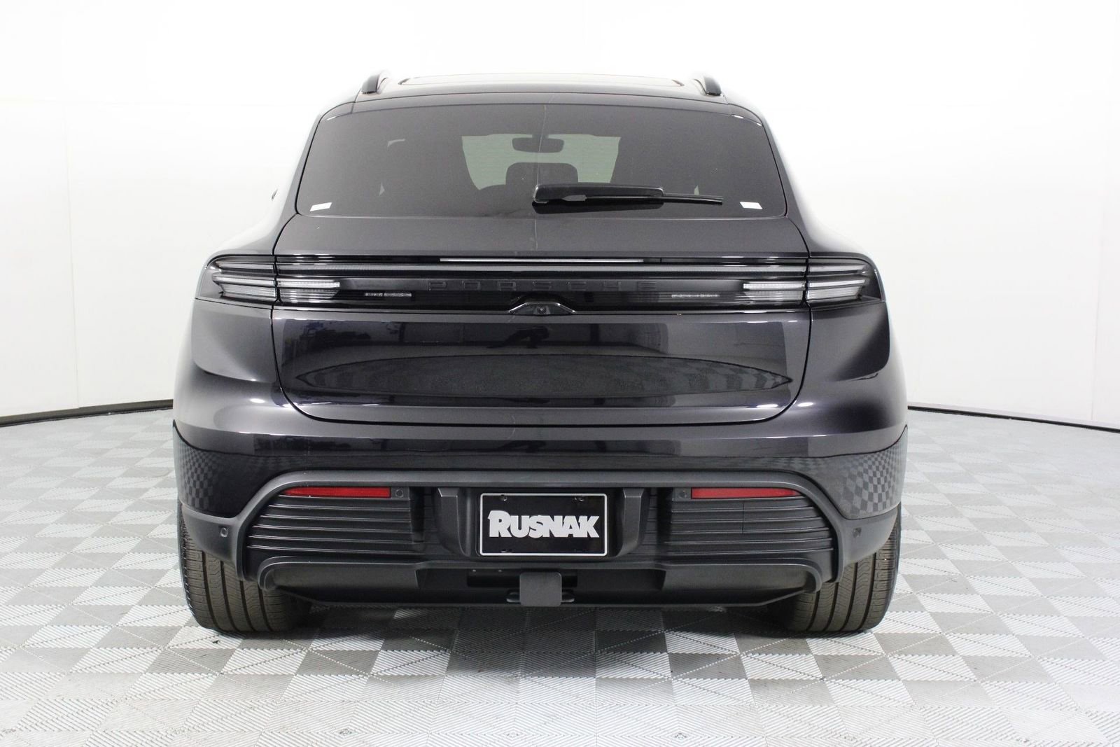 Certified 2025 Porsche Macan 4 Electric image 6