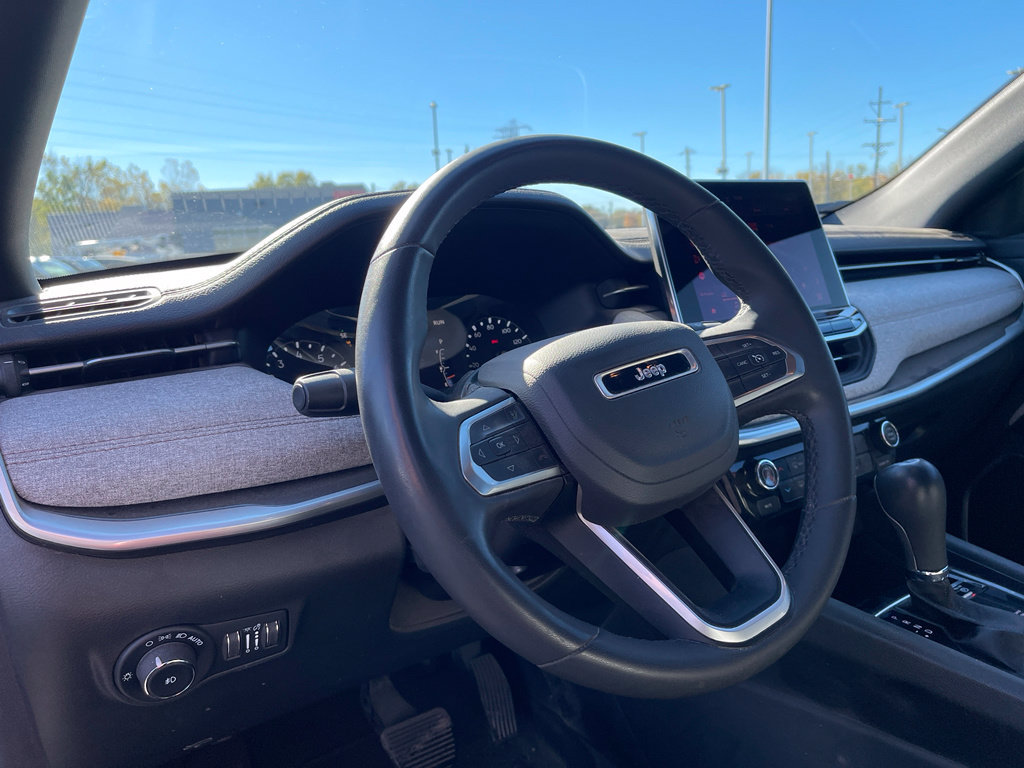 Used 2024 Jeep Compass Latitude AWD/4WD image 13