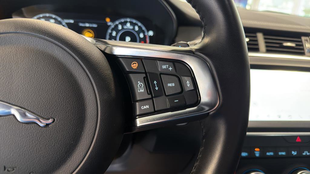 Used 2019 Jaguar E-PACE R-Dynamic HSE image 24