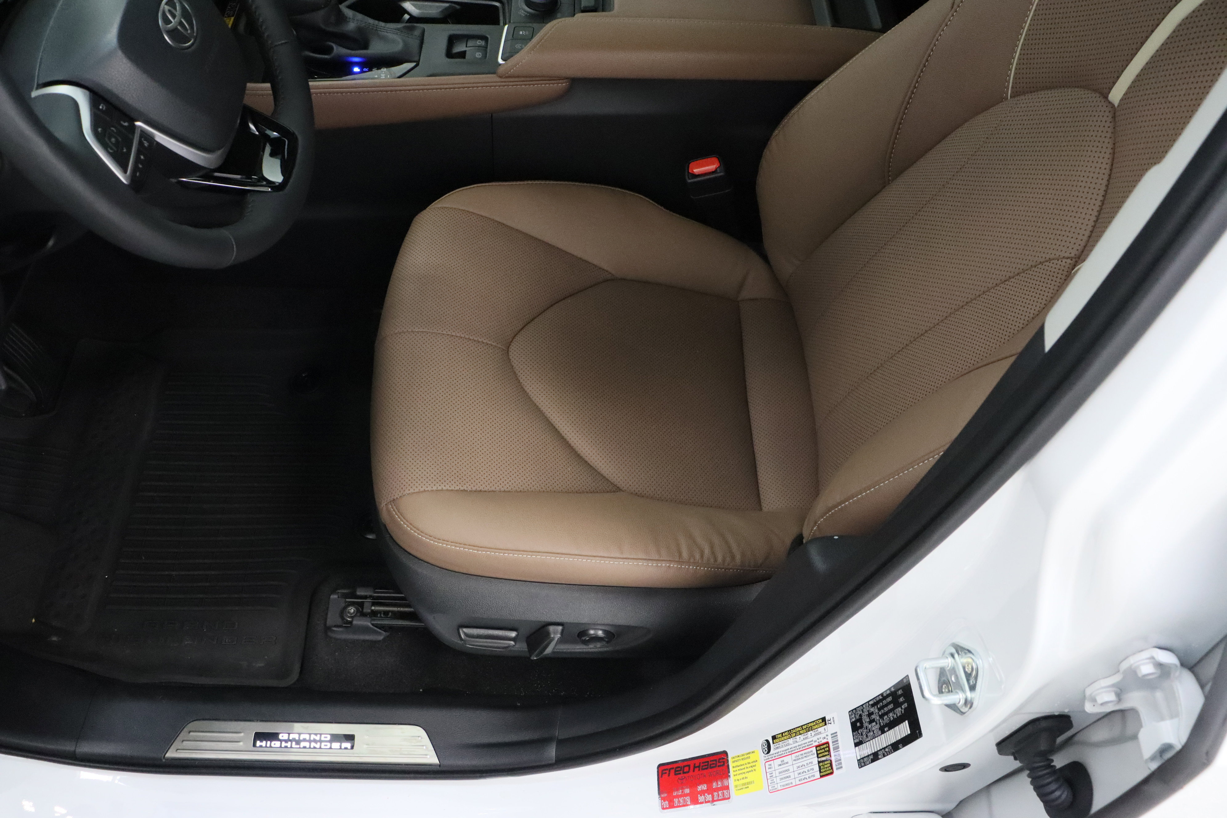 Certified 2026 Toyota Grand Highlander Platinum image 15