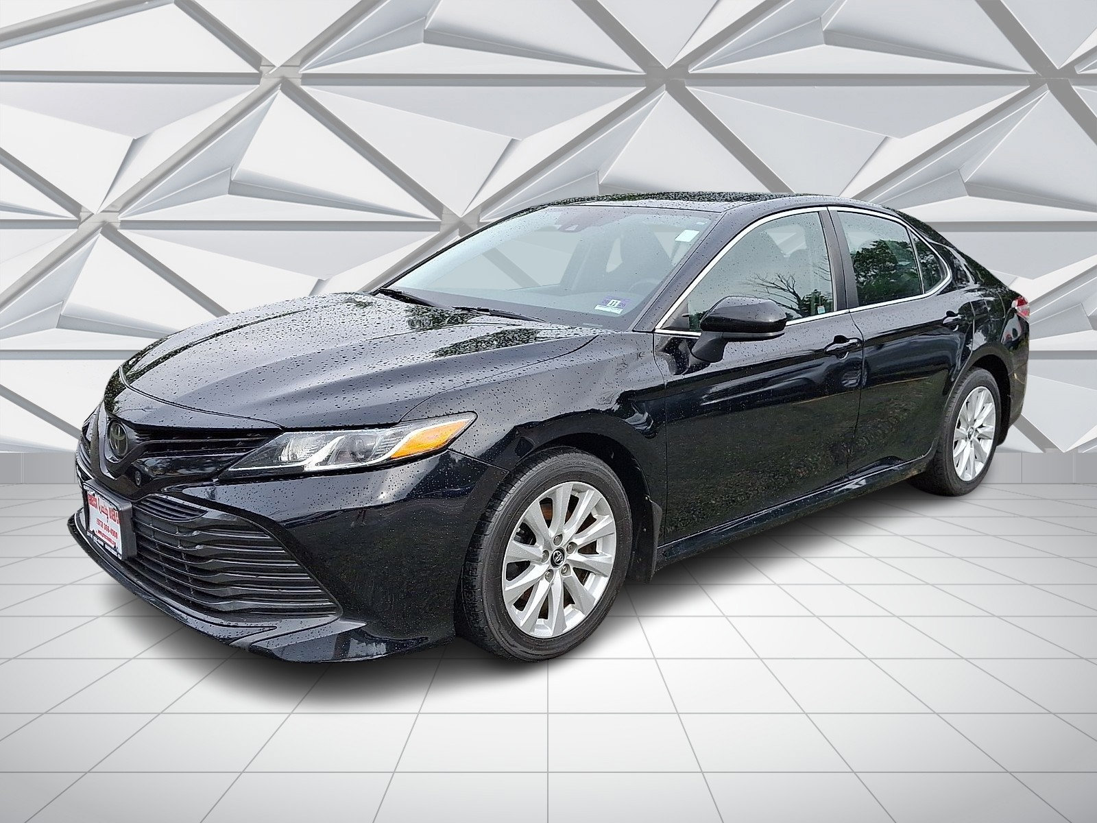 Used 2019 Toyota Camry LE FWD image 5
