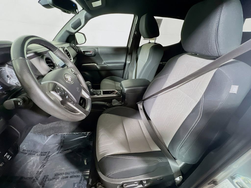 Certified 2023 Toyota Tacoma TRD Off-Road image 19