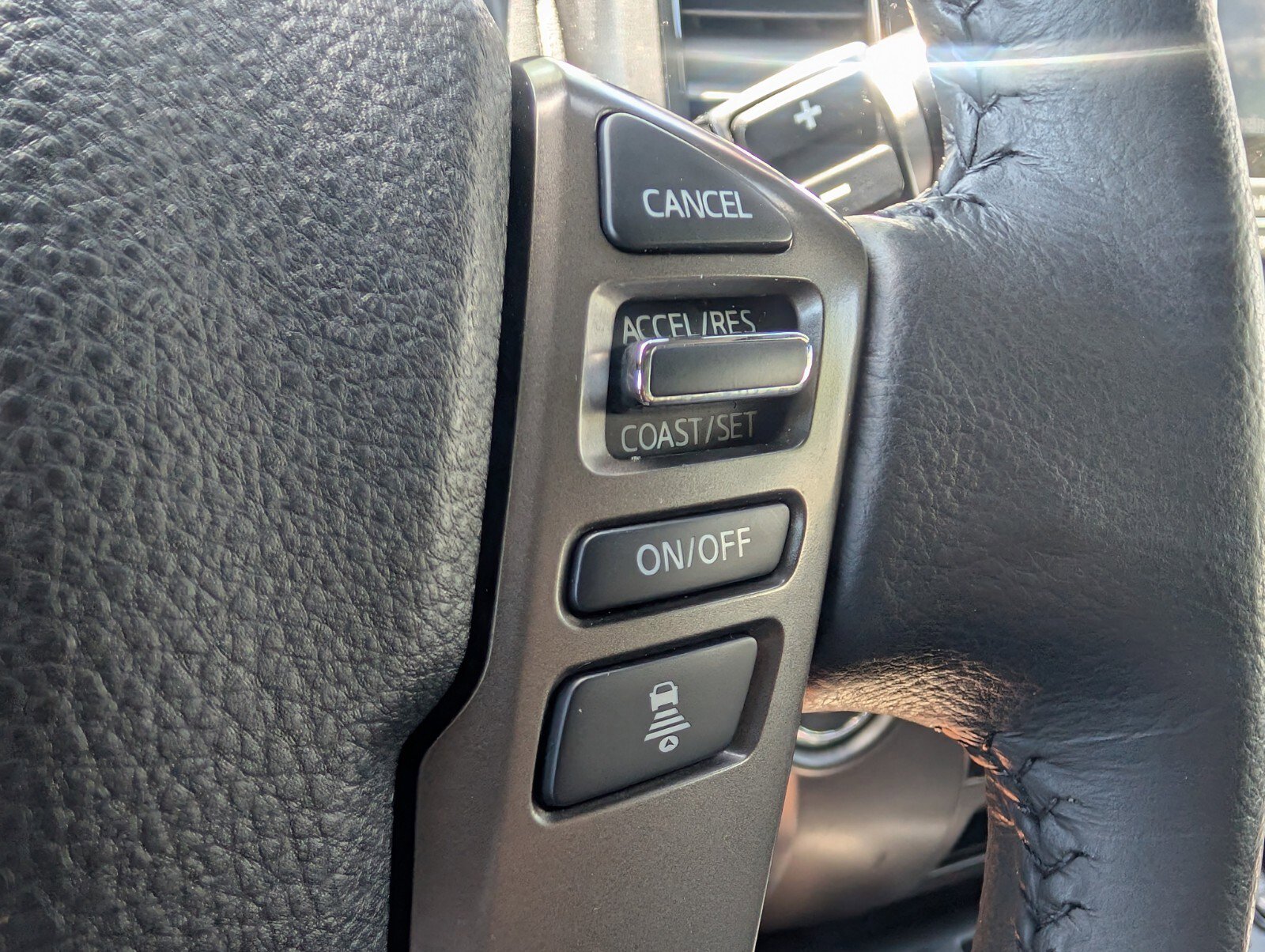 Used 2024 Nissan Titan SV w/ SV Bronze Edition Package RWD image 28