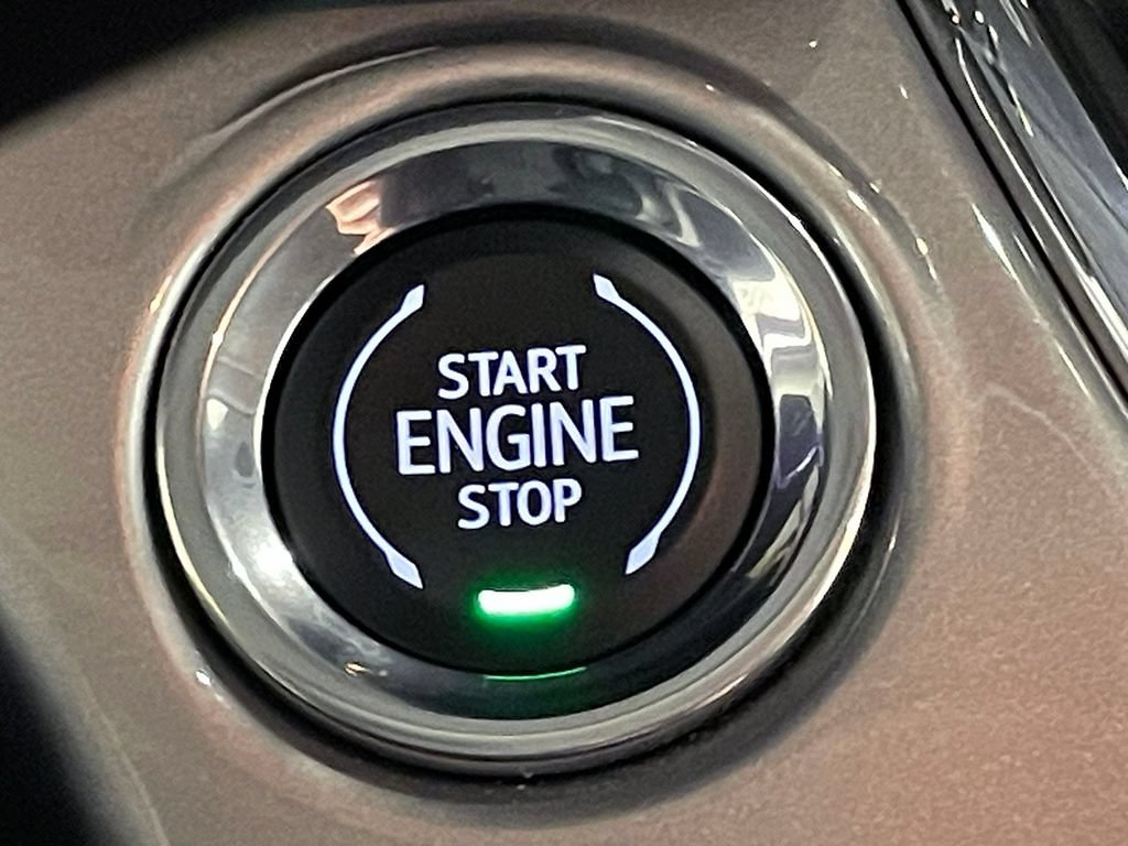 Used 2025 Chevrolet Trax LT FWD image 29