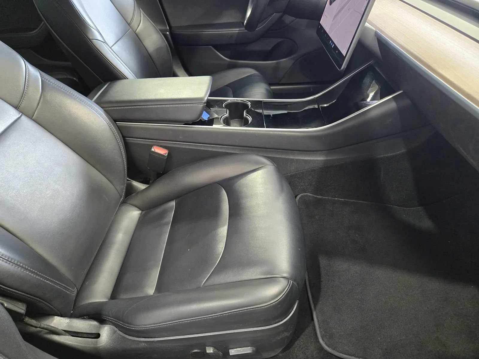 Used 2017 Tesla Model 3 Long Range RWD image 7