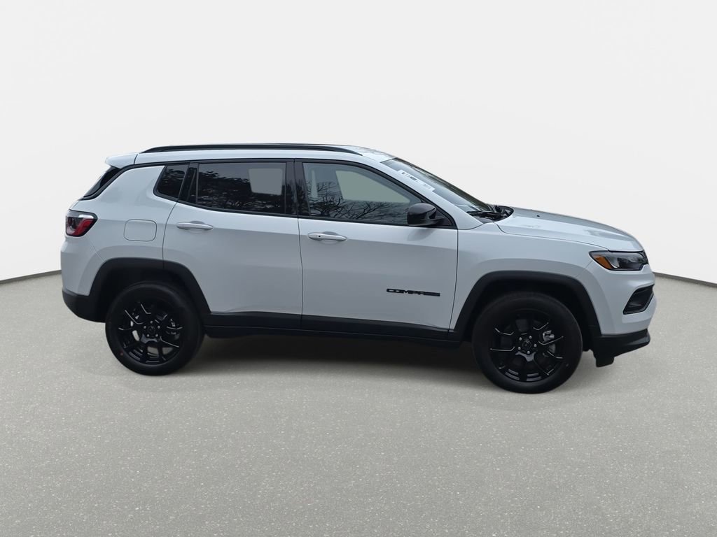 New 2026 Jeep Compass Latitude image 4