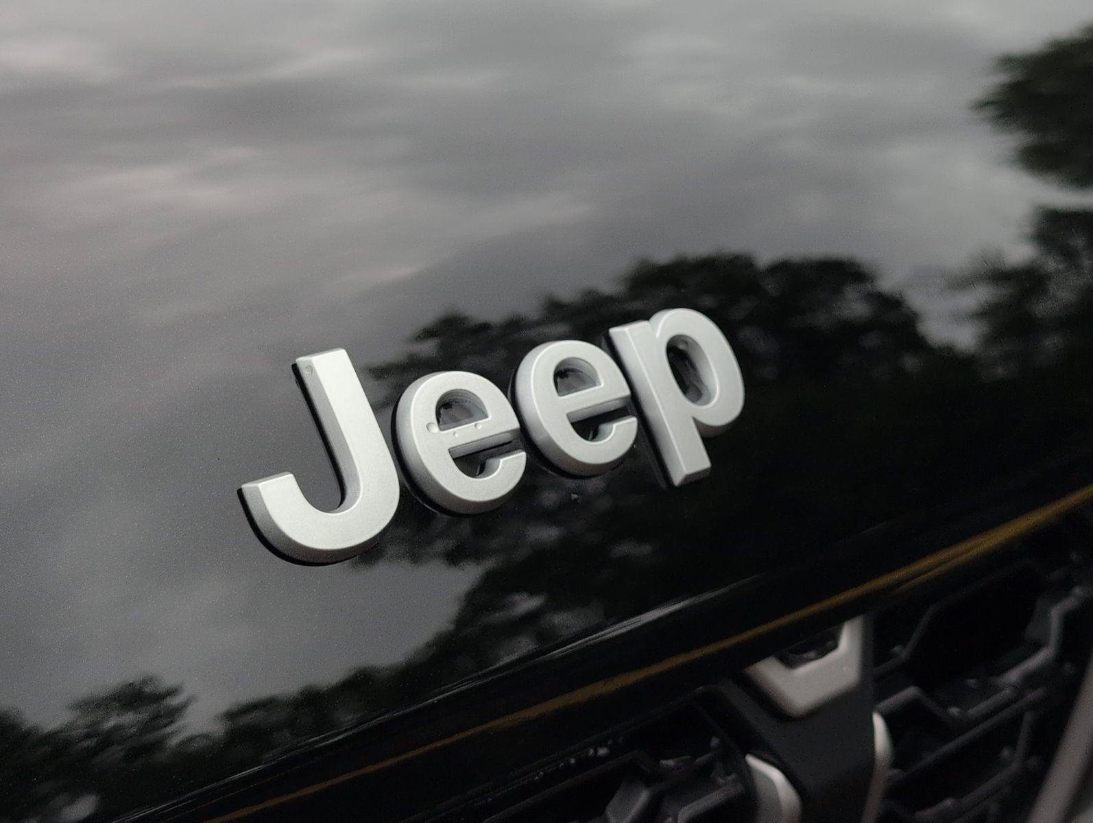 New 2026 Jeep Grand Cherokee Limited w/ Luxury Tech Group II RWD image 10