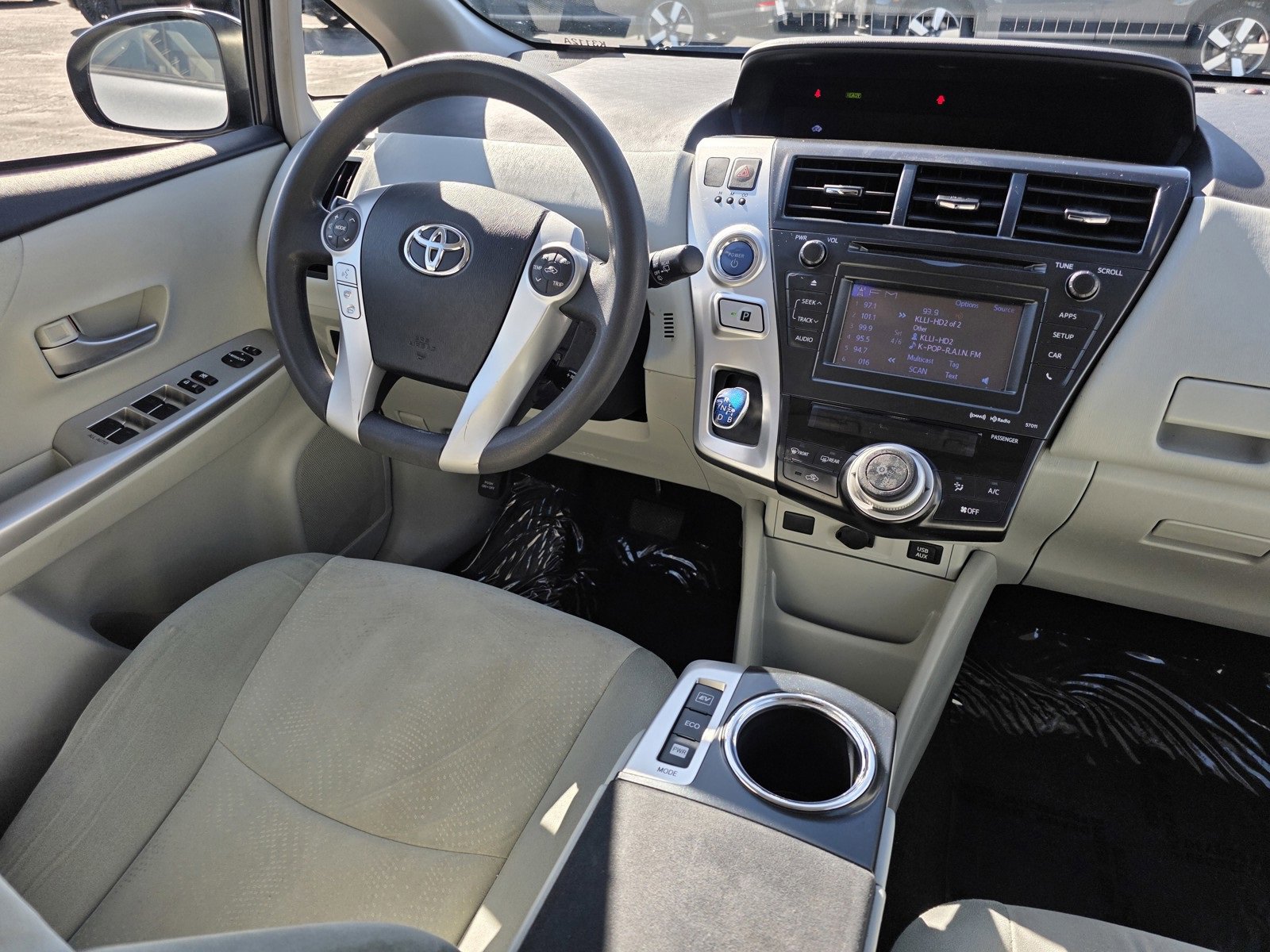 Used 2013 Toyota Prius V Two image 20