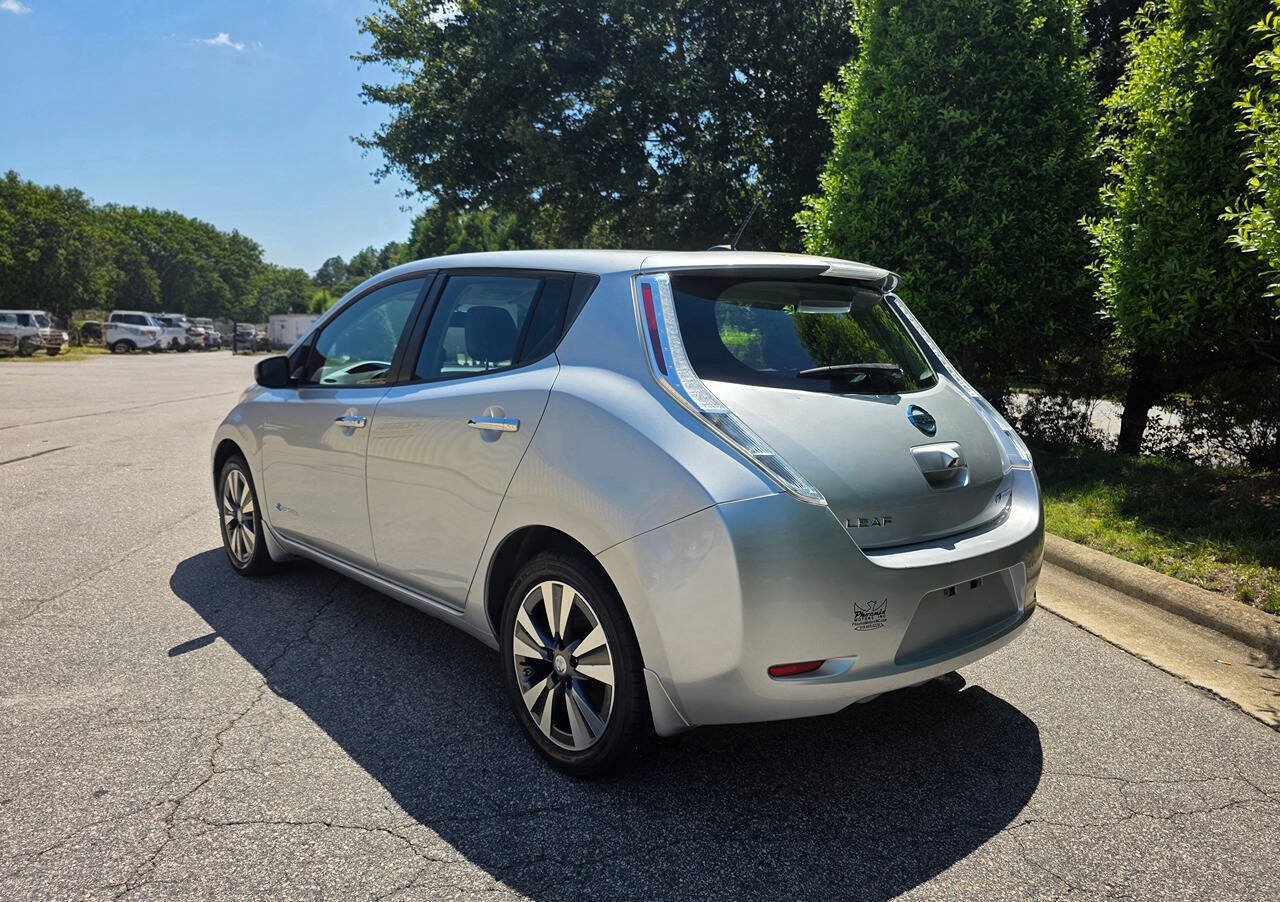 Used 2015 Nissan Leaf SL w/ Premium Package FWD image 3