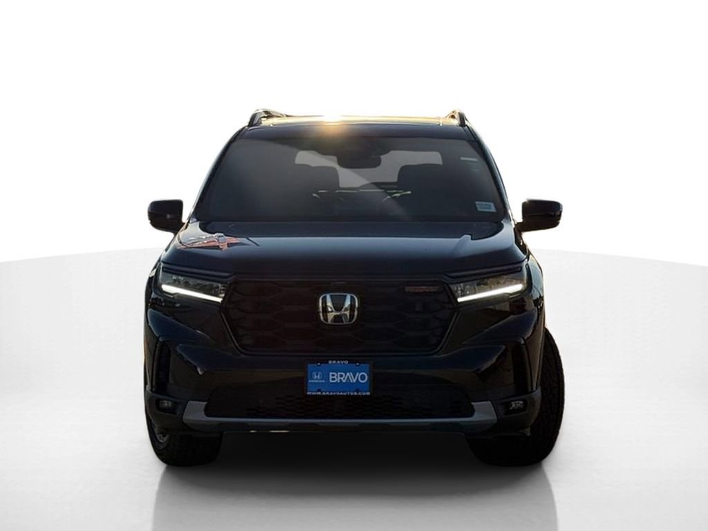 New 2025 Honda Pilot TrailSport image 2