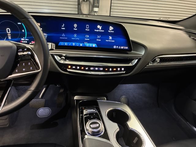 Certified 2024 Cadillac Lyriq Tech w/ Driver Assist Package AWD/4WD image 18