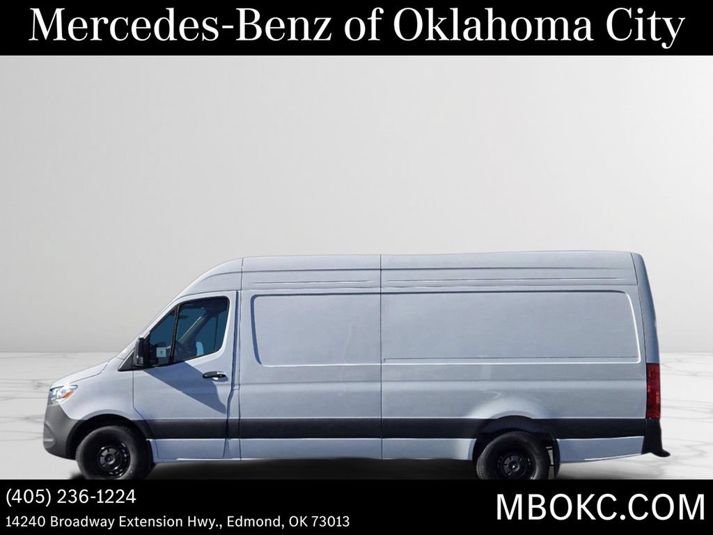 Used 2025 Mercedes-Benz Sprinter 2500 image 3