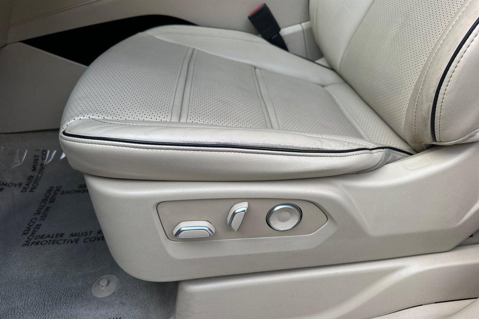 Certified 2023 Cadillac Escalade Premium Luxury w/ Performance Package image 13