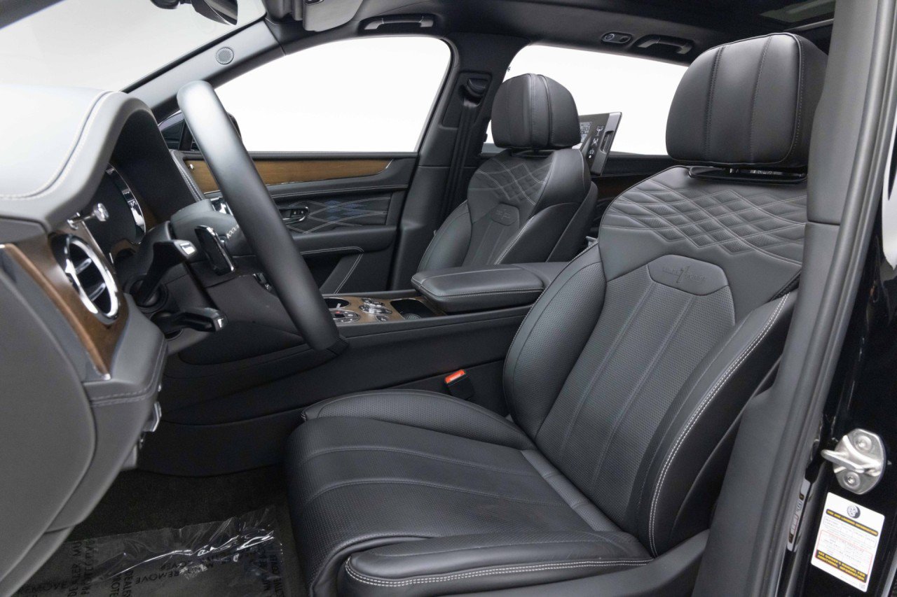 Used 2023 Bentley Bentayga Extended Wheelbase AWD/4WD image 8