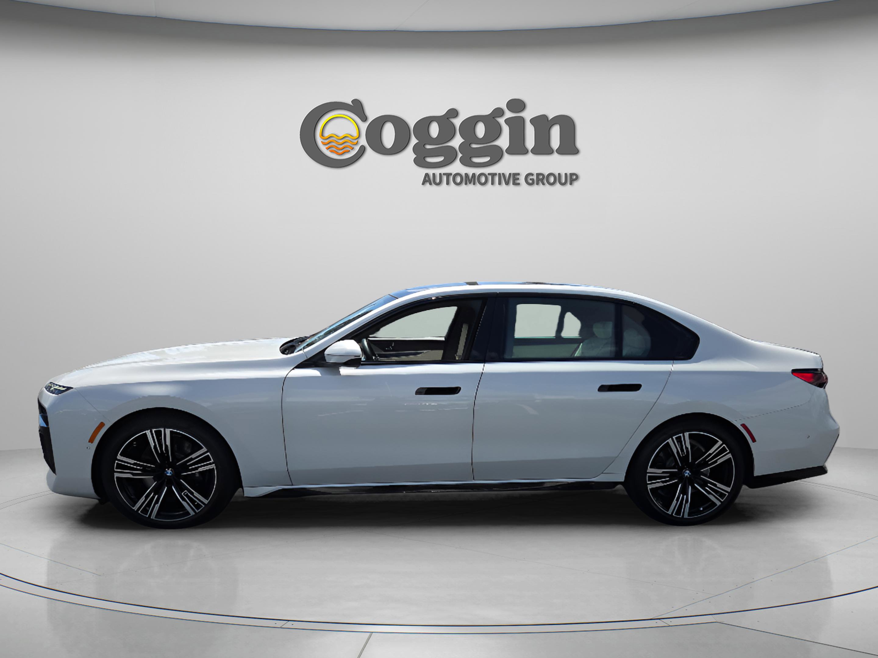 Certified 2024 BMW 740i RWD image 2