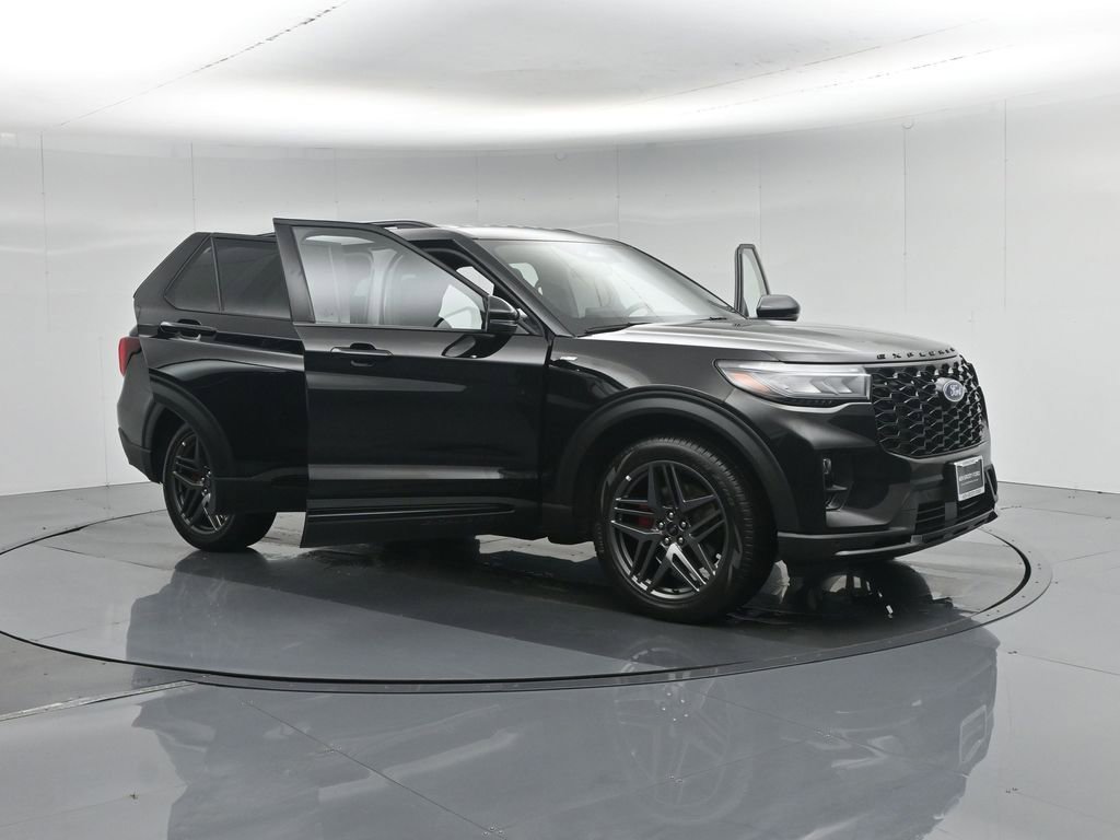 Used 2025 Ford Explorer ST-Line w/ ST-Line Street Pack image 35