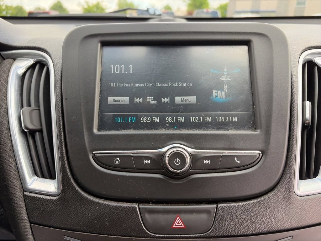 Used 2016 Chevrolet Malibu LT FWD image 6