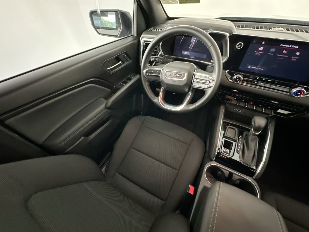 Used 2025 GMC Canyon Elevation w/ Technology Package RWD image 9